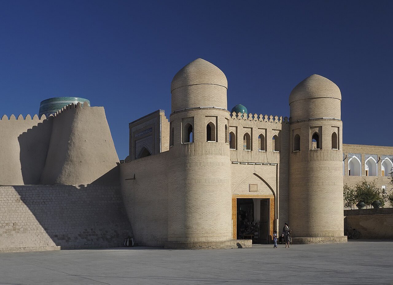 Khiva at sunset — Dunya Travel support