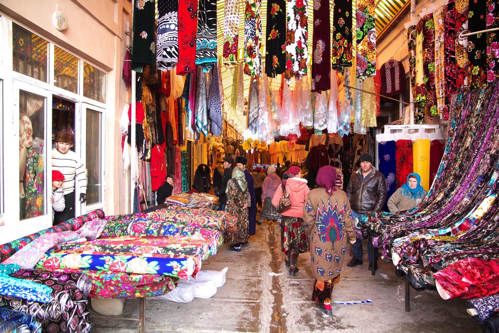Fresh Samarkand bread at Siyob Bazaar